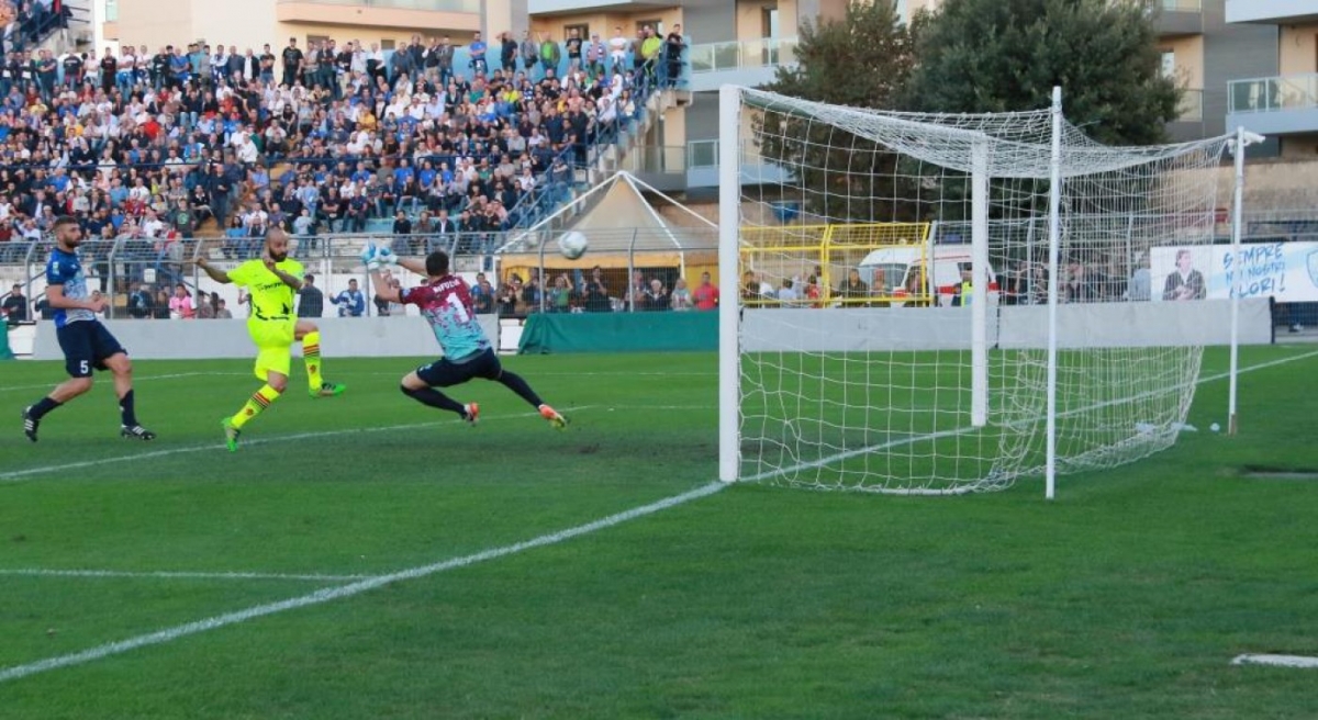 Lega Pro: parità tra Matera e Foggia, il Lecce batte la Reggina e vola al primo posto
