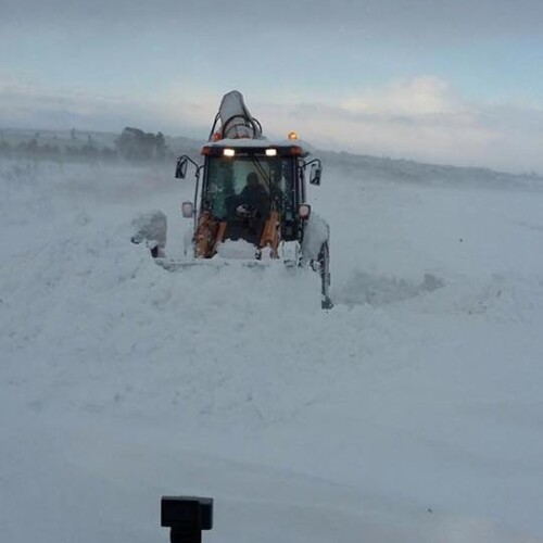 Maltempo, emergenza neve ad Altamura. Il sindaco: ‘Situazione critica, ho chiesto l’intervento dell’esercito’ (VIDEO)