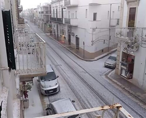 Maltempo in Puglia, violenta grandinata tra Monopoli e Polignano a Mare