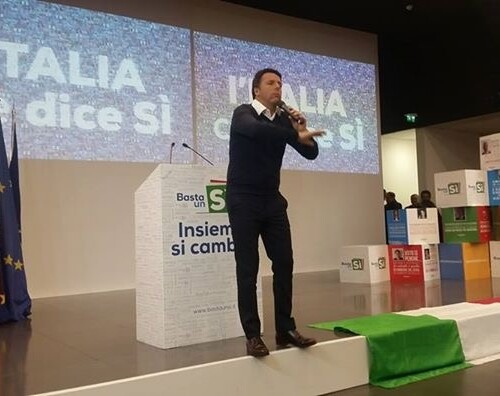 Matteo Renzi a Bari per il Sì al referendum: ‘Bisogna cambiare le cose, basta viaggiare col freno a mano tirato’