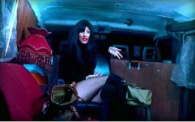 ‘Medea per strada’, a Bari lo spettacolo itinerante a bordo di un furgone per percorrere le vie della prostituzione