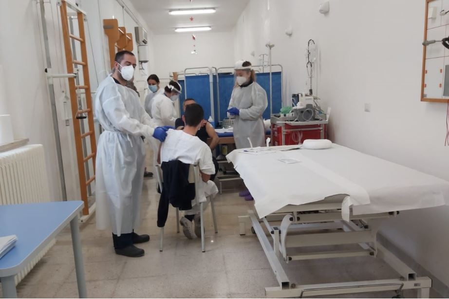 Medicina penitenziaria, ecografie polmonari e riabilitazione post Covid nel carcere di Bari