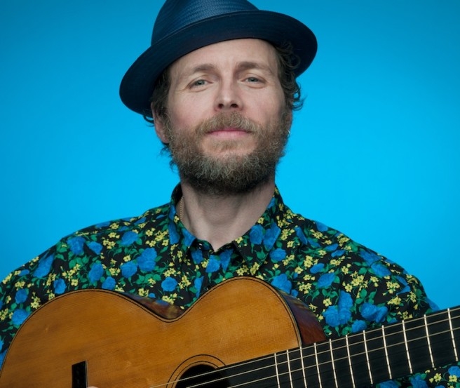 Medimex 2015: Lorenzo Jovanotti premiato si scatena su Facebook