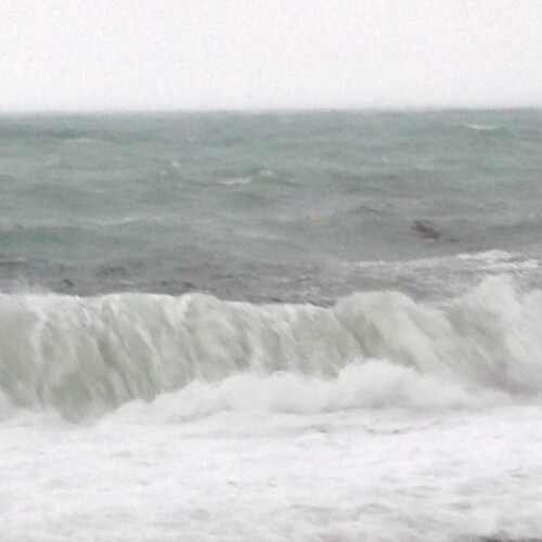 Meteo, netto peggioramento in Puglia: venti forti e mareggiate, la protezione civile dirama l’allerta meteo