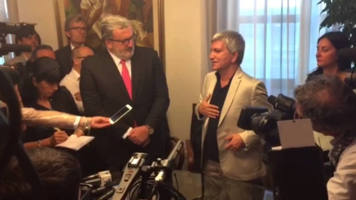 Michele Emiliano fa gli auguri a Nichi Vendola: ‘Benvenuto piccolo Tobia’ (VIDEO)
