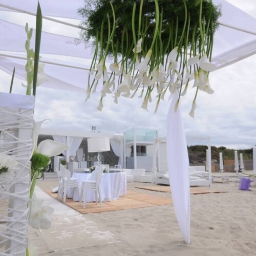 Molfetta, la giunta apre ai matrimoni in riva al mare: ‘Rito civile nei lidi o nelle strutture ricettive’