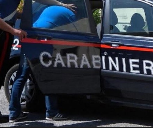 Monopoli, rubano borsa da un’auto nei pressi della spiaggia: arrestati tre baresi