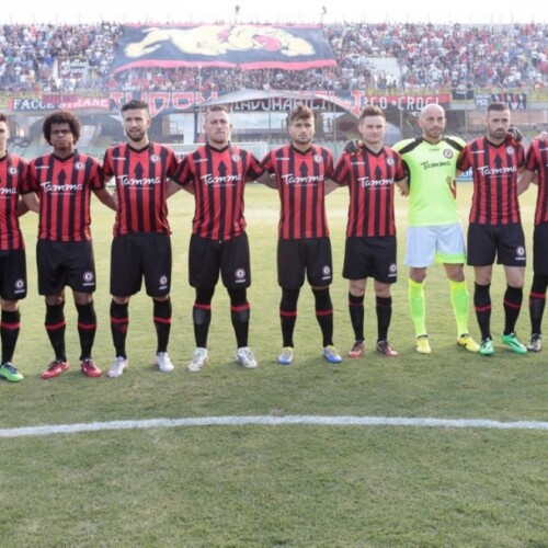 Morde un avversario a fine partita, il preparatore atletico del Foggia Calcio squalificato per due turni
