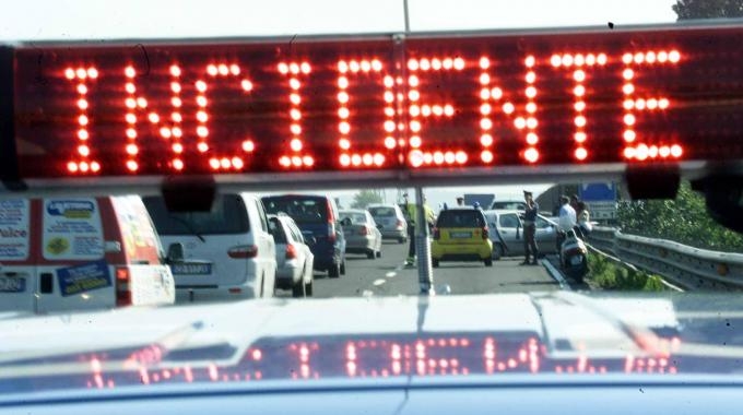Mottola, incidente stradale sulla statale 100: morta una donna