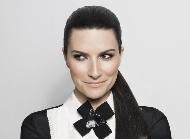 Musica, Laura Pausini pronta per la tappa all’arena della Vittoria: ‘Sogno un tuffo nel mare pugliese’