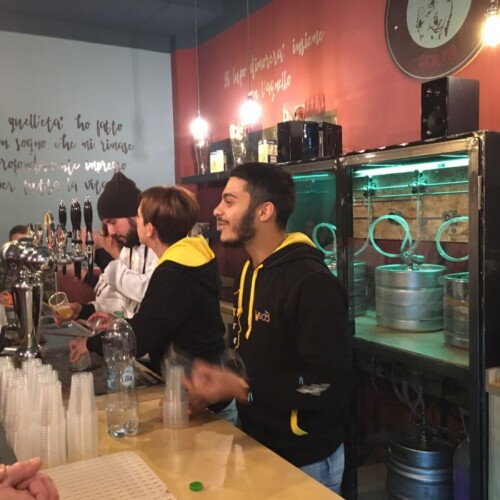 Nel quartiere Libertà di Bari nasce il primo pub sociale, si chiama ‘Lupi & Agnelli’ e lo ospita il Redentore (VIDEO)