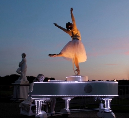 ‘Notte della cultura’ in Salento: magia ed emozioni nel centro storico con ‘il Carillon’ della Compagnia Italento