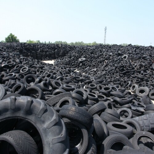 Ogni anno tra 30 e 40mila tonnellate di pneumatici immessi illegalmente nel mercato: boom di segnalazioni in Puglia