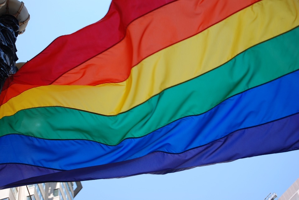 Omofobia a Gallipoli, il buttafuori di un lido: ‘Perché voi froci e trans non andate nei vostri posti?’