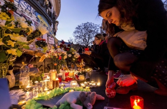Parigi, i ragazzi e la cultura bersagli del terrorismo: ecco come si va avanti (VIDEO)