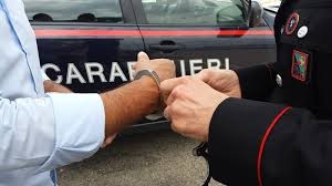 Pedinava e minacciava di morte l’ex moglie: 36enne tarantino in manette per stalking