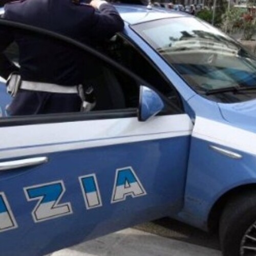 Permessi di soggiorno in cambio di denaro, arrestato un agente di polizia salentino in servizio a Milano