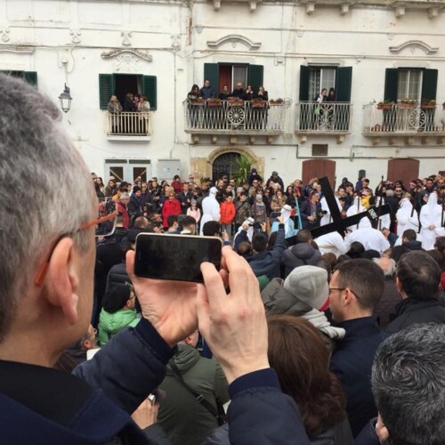 Press tour durante i riti della Settimana Santa, la stampa specializzata scopre la bellezza di Castellaneta