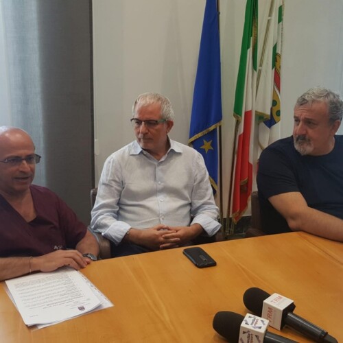 Primo trapianto di rene cross-over a Bari, Emiliano: ‘Il sistema trapianti pugliese fa passi da gigante’
