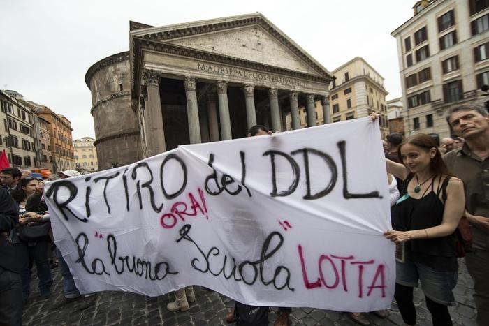 Puglia: Consiglio Regionale approva la mozione del M5S contro il decreto ‘Buona scuola’