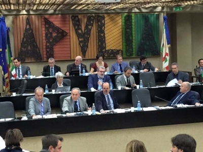 Puglia, consiglio regionale approva legge sul Lobbying. Emiliano: ‘Se avrà successo la proporremo a livello nazionale’