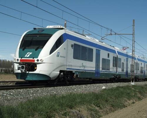 Puglia, i convogli Trenitalia sequestrati potranno essere utilizzati solo sulle tratte metropolitane