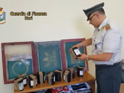 Puglia, lotta alla contraffazione: sequestrati un milione e 200mila articoli pericolosi