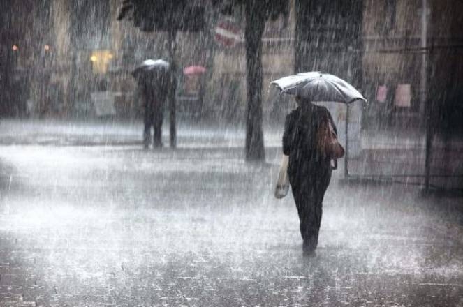 Puglia, nuova allerta meteo: in arrivo piogge e temporali