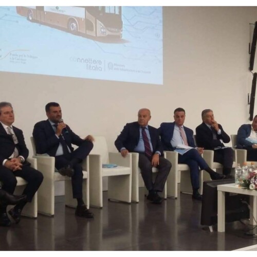 Puglia, pronti 300 nuovi autobus: ‘In atto una rivoluzione del settore del trasporto pubblico locale’