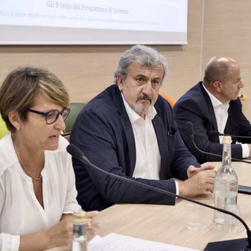 Puglia, Town Meeting con i sindaci: 8 tavoli tematici per la più ampia consultazione dal basso mai realizzata in Italia