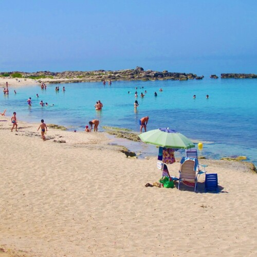 Pulsano, il sindaco chiude le spiagge fino al 31 maggio: ‘Nel weekend accadute cose gravi. Non c’è buon senso’