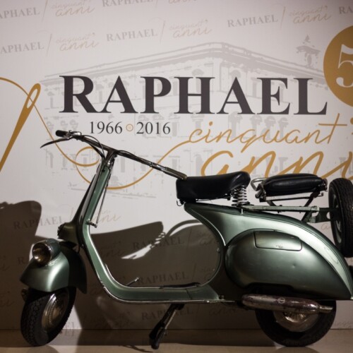 Raphael a Bari, una passione di famiglia che vive da 50 anni