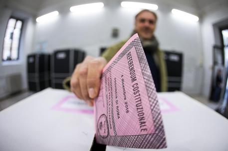 #Referendum, alle 19 in Puglia la percentuale dei votanti è al 48,44 per cento