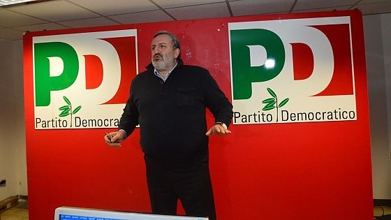 Regionali: Emiliano non molla e coinvolge i grillini sul programma