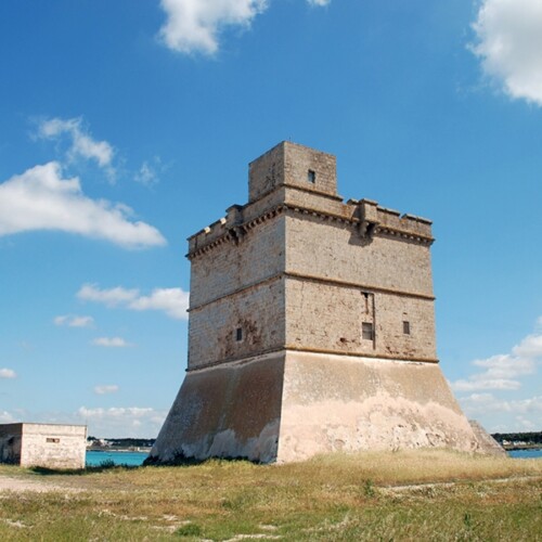 Regione Puglia, 400mila euro per 67 comuni: ‘Interventi per accesso alle spiagge e torri costiere’