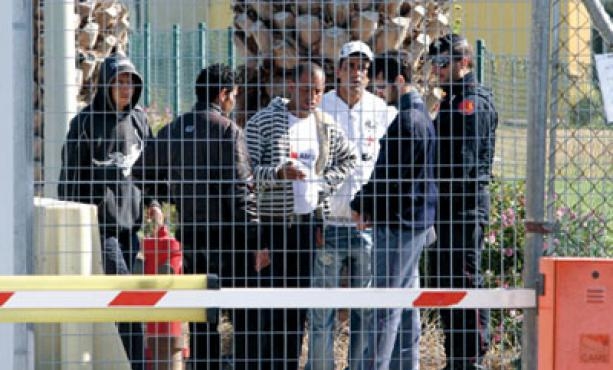 Cara di Bari, mega rissa tra migranti: uno è grave