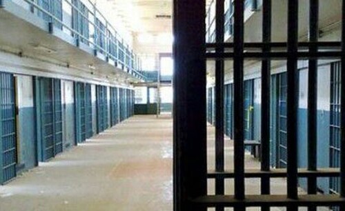 Rissa nel carcere di Bari, indaga la Dda: ‘Lotta tra clan continua dietro le sbarre’