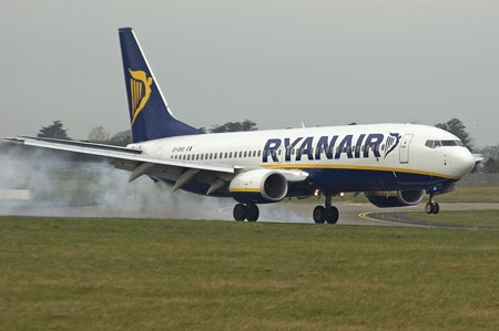 Ryanair presenta 33 nuovi collegamenti da Bari e Brindisi