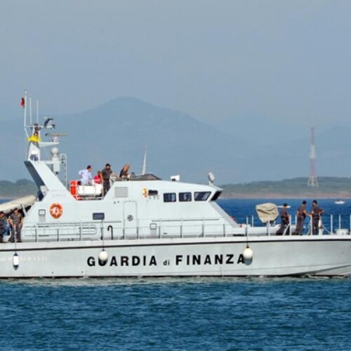 Salento: due scafisti albanesi arrestati dopo inseguimento in mare