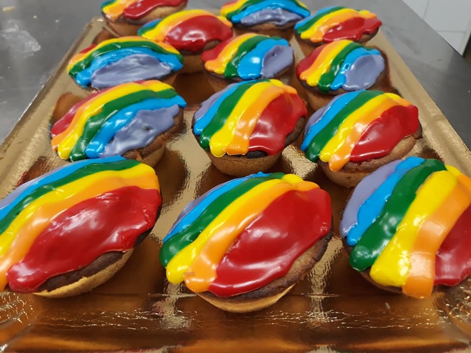 Salento, ecco il pasticciotto arcobaleno per celebrare i diritti della comunità LGBT