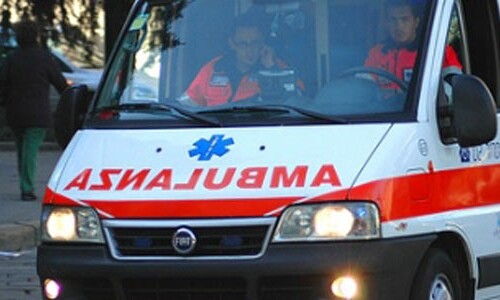 Salento, scivola sugli scogli e sbatte la testa: 80enne trovata morta in spiaggia