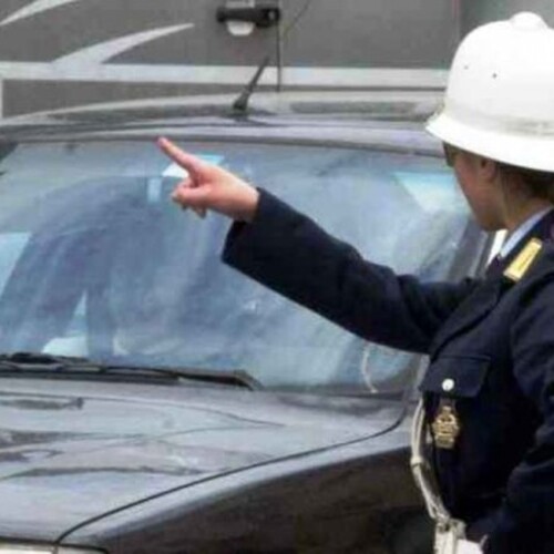 Salento, strattonò un bambino durante una perquisizione: condannata una vigilessa