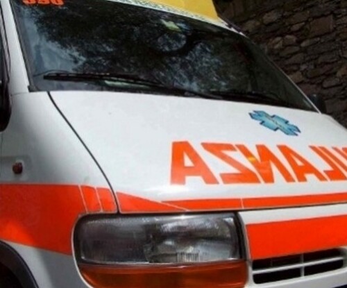 Salento, travolta da un autocarro sbatte la testa sull’asfalto: morta una 73enne