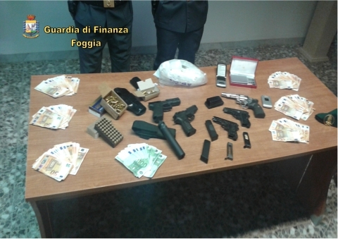 San Severo, nascondeva cocaina e un arsenale di armi: arrestato 53enne