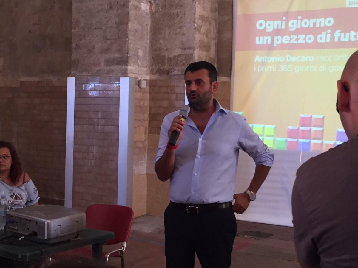 San Valentino, il sindaco Decaro scrive una lettera alle figlie: ‘L’amore non è mai violenza’