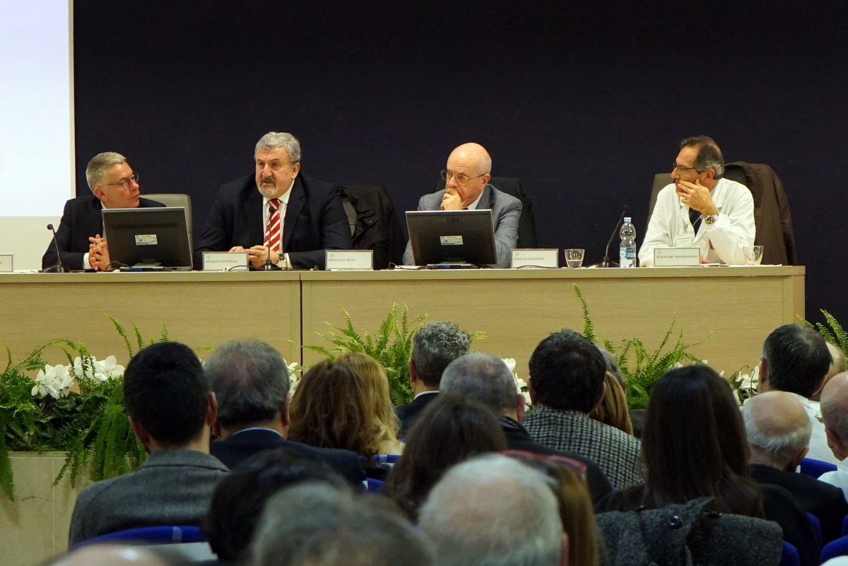 Sanità in Puglia, Emiliano fa il punto a Foggia: ‘Stiamo costruendo il Policlinico per questa città’