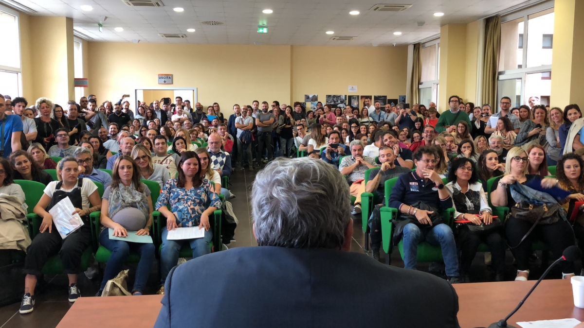 Sanità, l’annuncio di Emiliano: ‘Assumeremo duemila nuovi medici e tremila operatori sanitari’