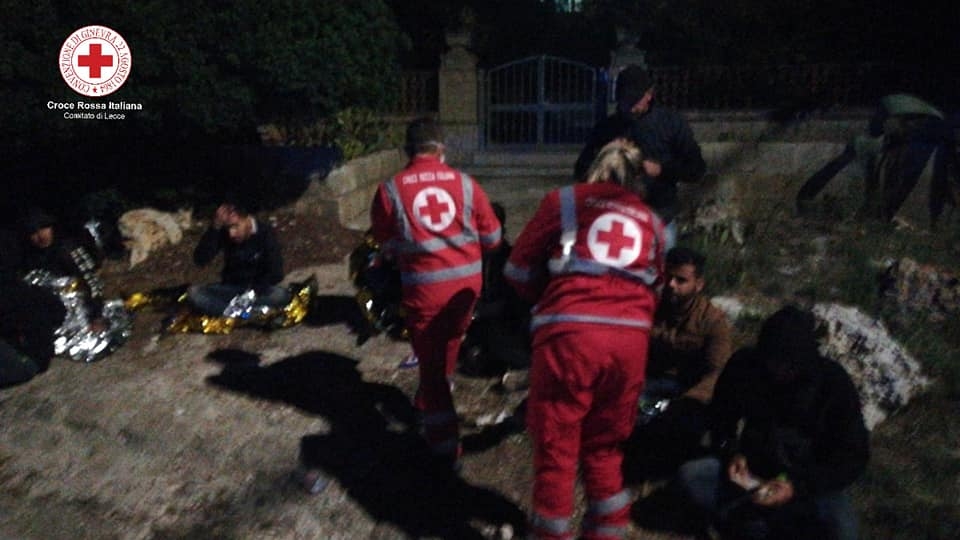 Santa Maria di Leuca, 25 migranti curdi soccorsi dalla Croce Rossa