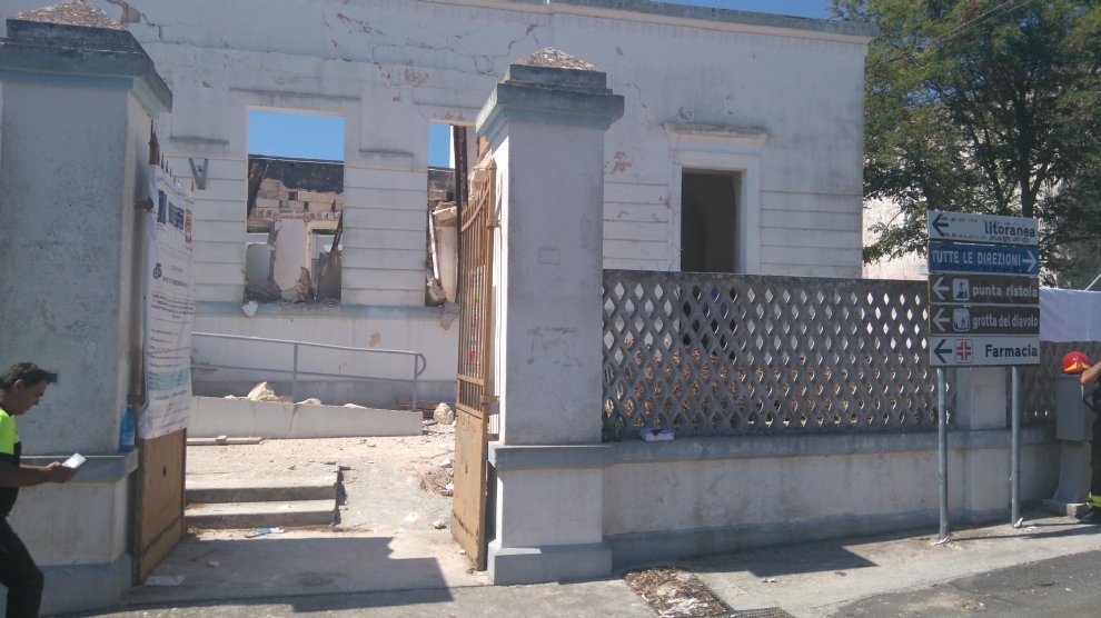 Santa Maria di Leuca: crolla un edificio in ristrutturazione, operaio muore schiacciato dalle macerie