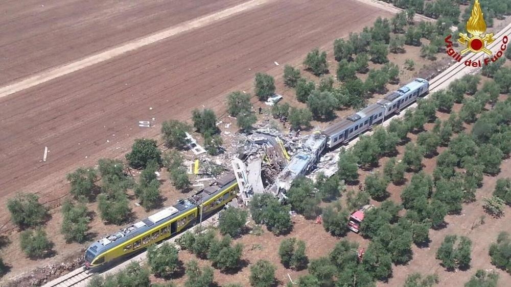Scontro treni, il governo firma i decreti per il risarcimento delle famiglie delle vittime: stanziati 10 milioni di euro